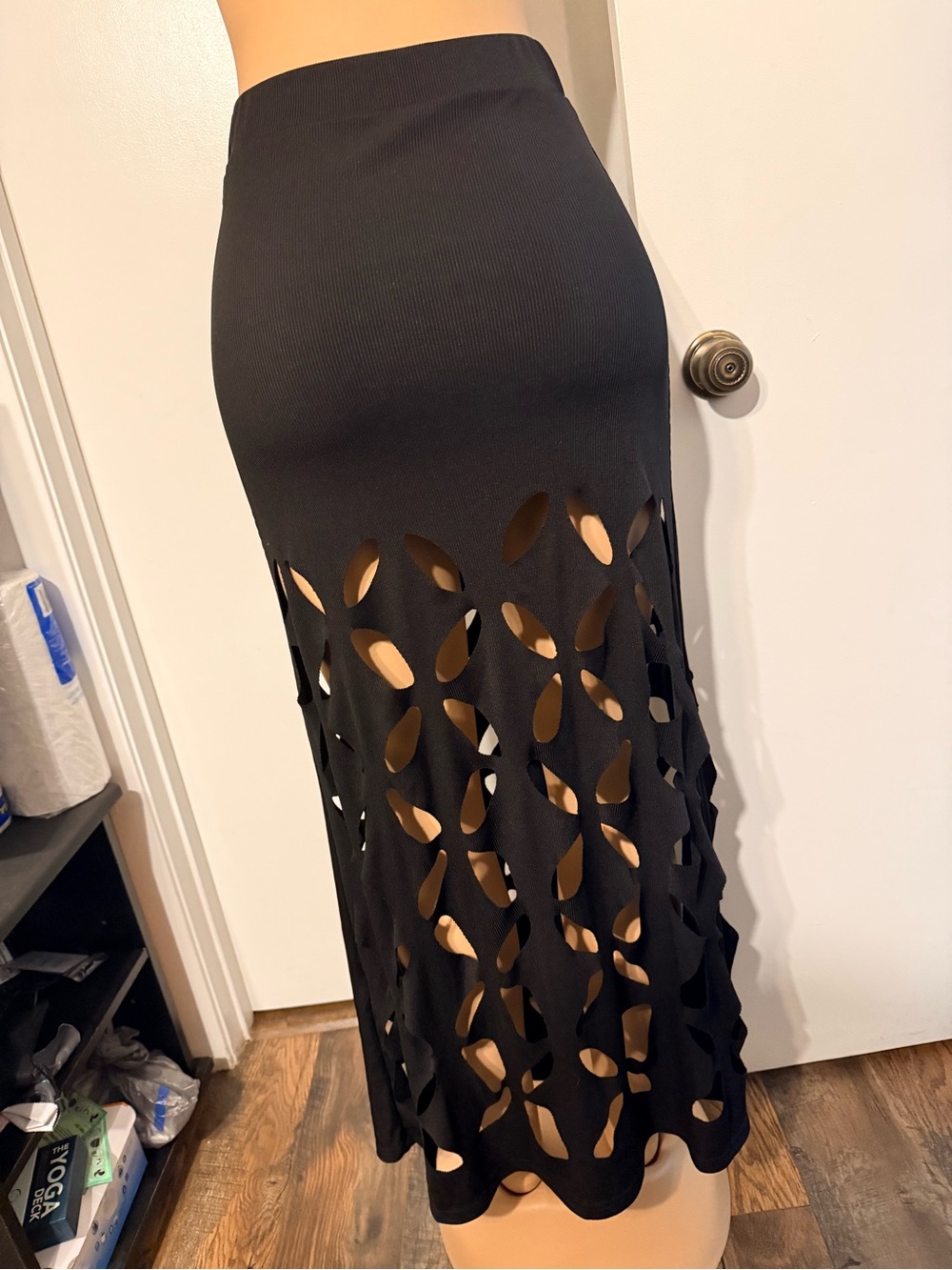 SHEIN Black Cutout Maxi Skirt with Geometric Panels - Picture 5 of 6